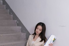[秀人网] 2025.06.18 NO.10428 杏子Yada 浅色短裙[61P/558MB] - 微蜜图社-微蜜图社