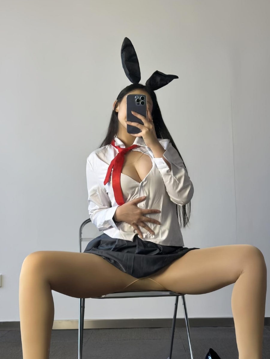 【微密】美邵女Baby-兔女郎学姐性感肉丝[40P1V-484MB] 第1张