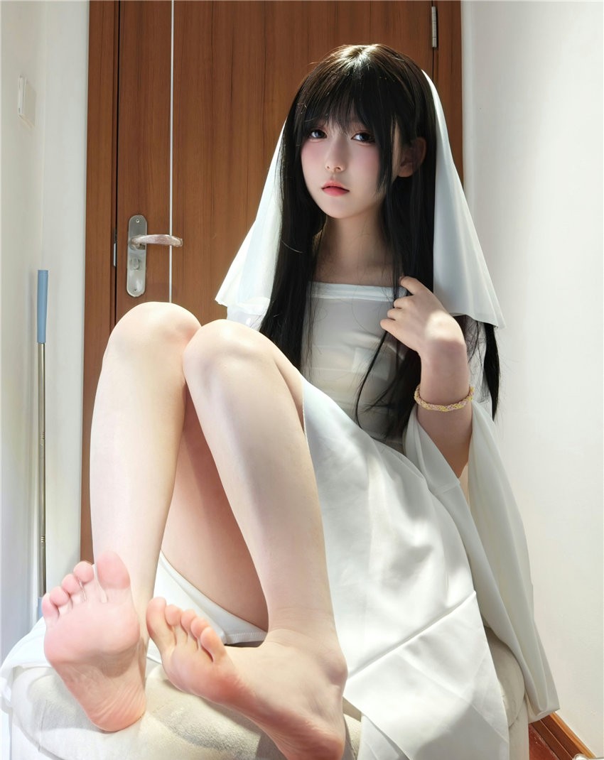 迷之呆梨 万圣节装扮 幽灵娘 [40P-587M] 第1张