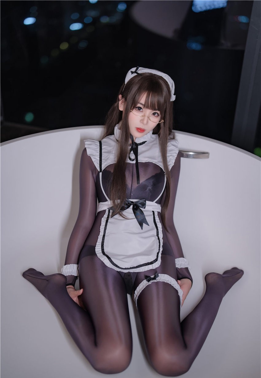 轩萧学姐 连体丝女仆[90P1V-677M] 第4张